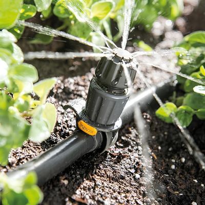 Как сделать полив в теплице своими руками?