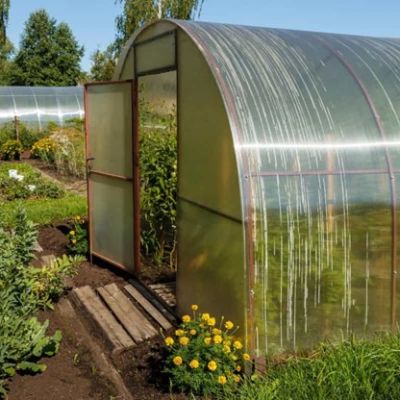 Почему желтеет поликарбонат?